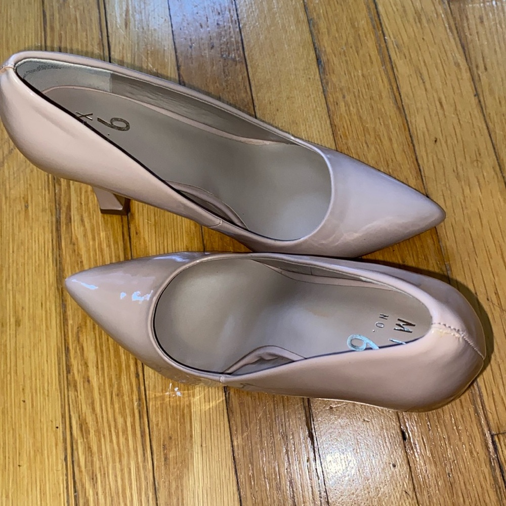 Mix No. 6 Cream /nude Heels Classic Pointed-Toe Pumps